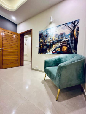 House of Marvel Fully Renovated Penthouse